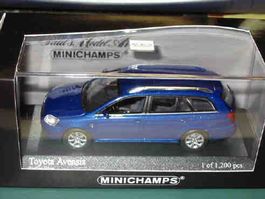 Toyota Avensis 2002 blau * Minichamps 1:43