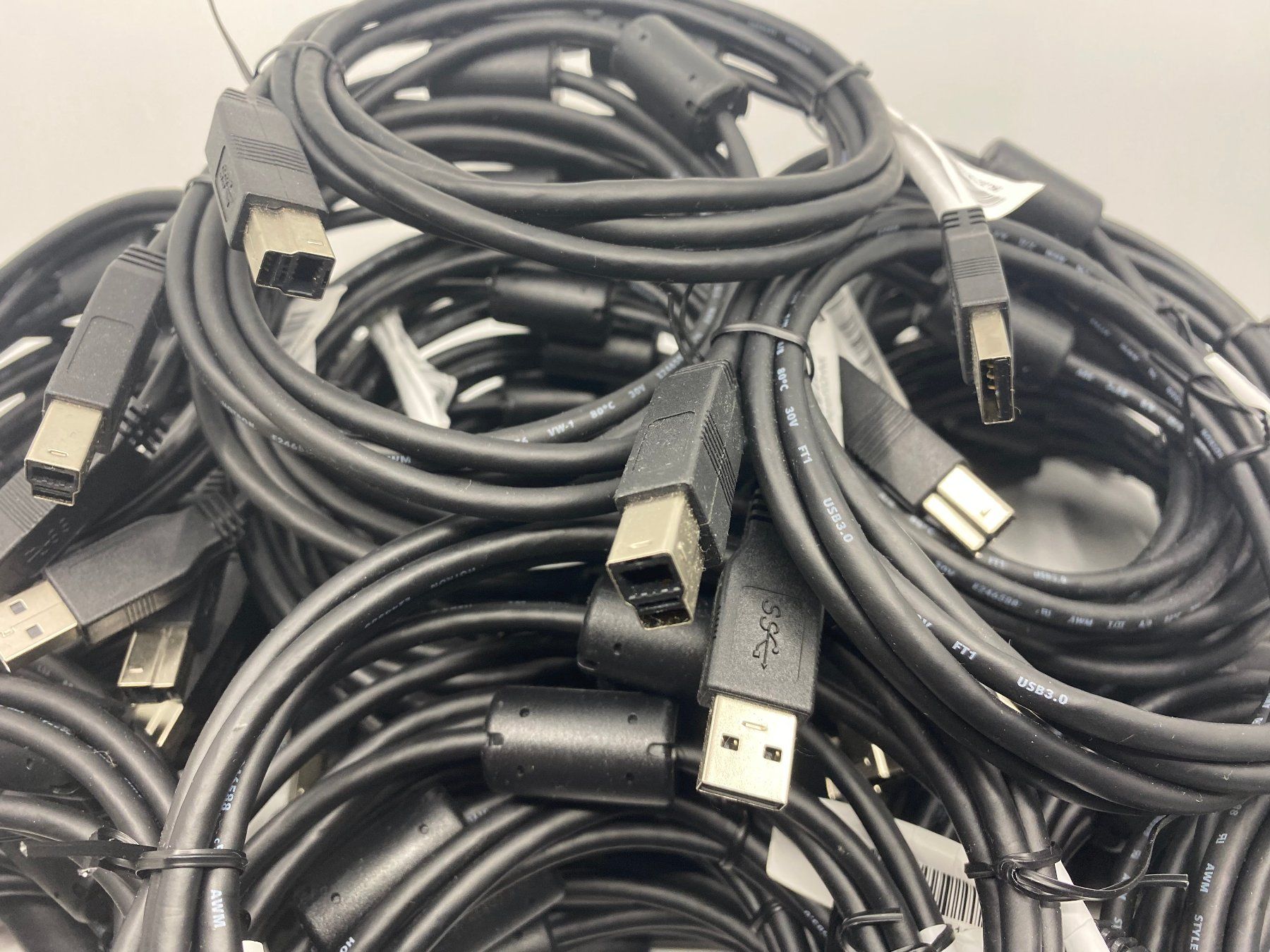 Hewlett Packard Cavi: HP USB Datenkabel 935544 - USB 3.0 - 1.8m – Nuovo (secondo la descrizione) da Langwiesen venduto da Restposten-24 3