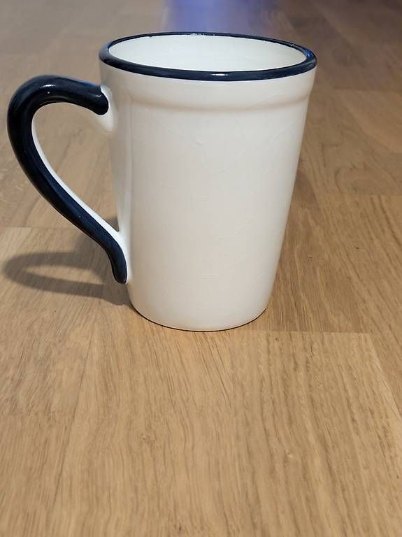 Tazze: Grosse Erdbeertasse – Usato da Birsfelden venduto da L.L.CoolBean 1