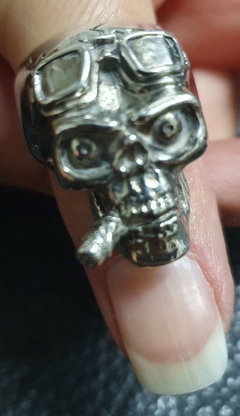 Ringe: Neu: Ring Bikerschädel mit Zigarre  / Gr. 63 /40Gr. / Silber – Neu (gemäss Beschreibung) aus Muri AG von Edlerweiss-Schwarz 1