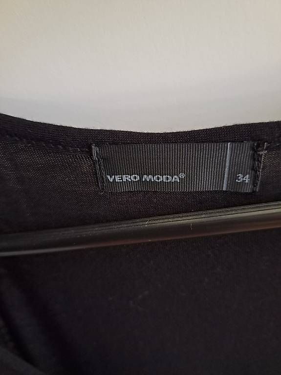Vestiti: Kleid schwarz Vero Moda Grösse 34 – Usato da Winterthur venduto da ste_jhr6 2