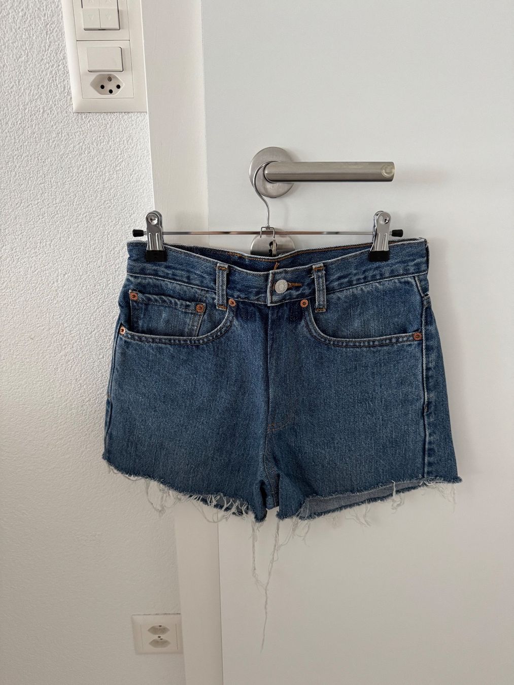 Levi's Jeans: Short Levi's vintage taille haute – Usato da Court venduto da mae_pl7l