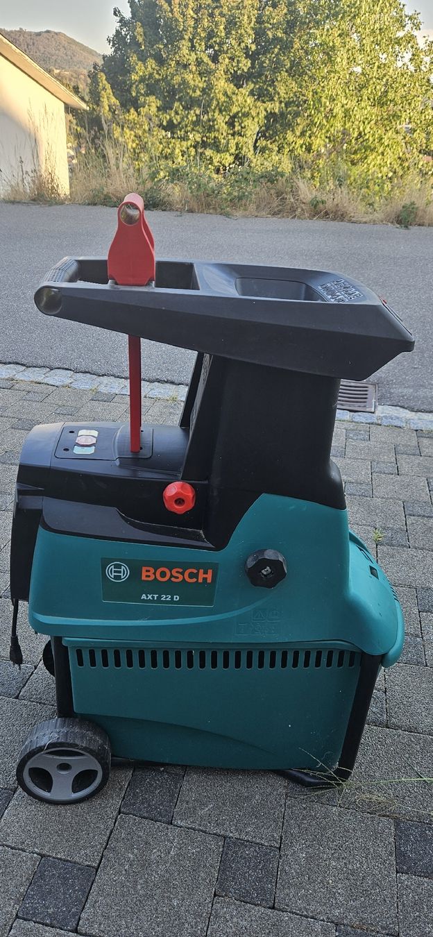 Bosch Häcksler: Häcksler Bosch AXT 22 D – Gebraucht aus Trimbach von dia_nv9g 4