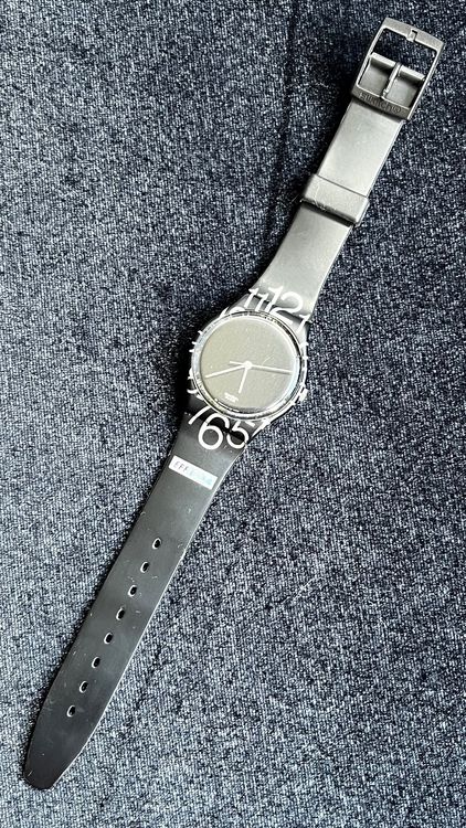 Swatch Orologi: Swatch Uhr, Schwarz-Weiss Design – Usato da Grenchen venduto da chththl 1