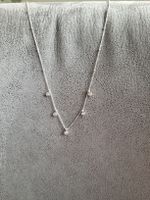 Halskette mit zarten Details