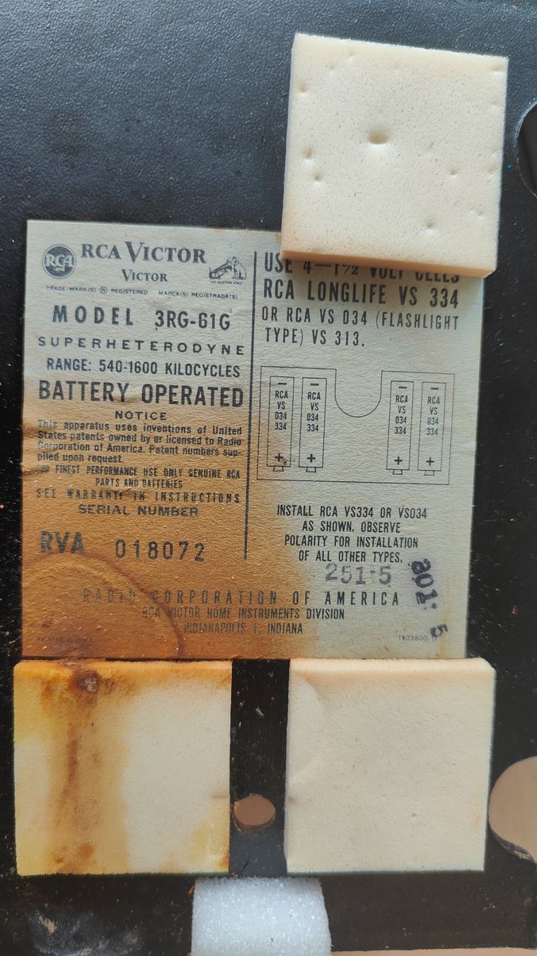 Radio: RCA Victor transistor portable radio 1962 – Usato da Meyrin venduto da bla_z925 8