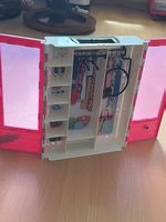 Barbie Kleiderschrank 