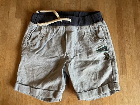 Kurze Hose / Shorts Grösse 68