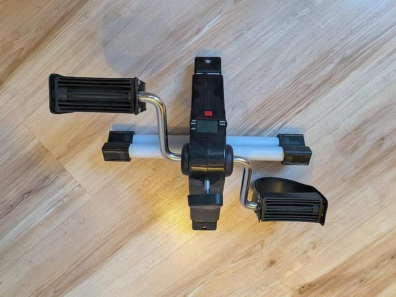 Hometrainer: Mini Heimtrainer für  Beine mit Display – Usato da Lengnau BE venduto da GTVSeeland 1