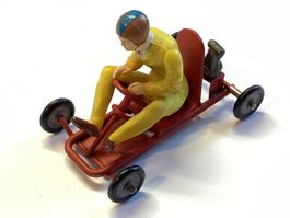 Altes Spielzeug,  Kart mit Figur Frankreich 60er