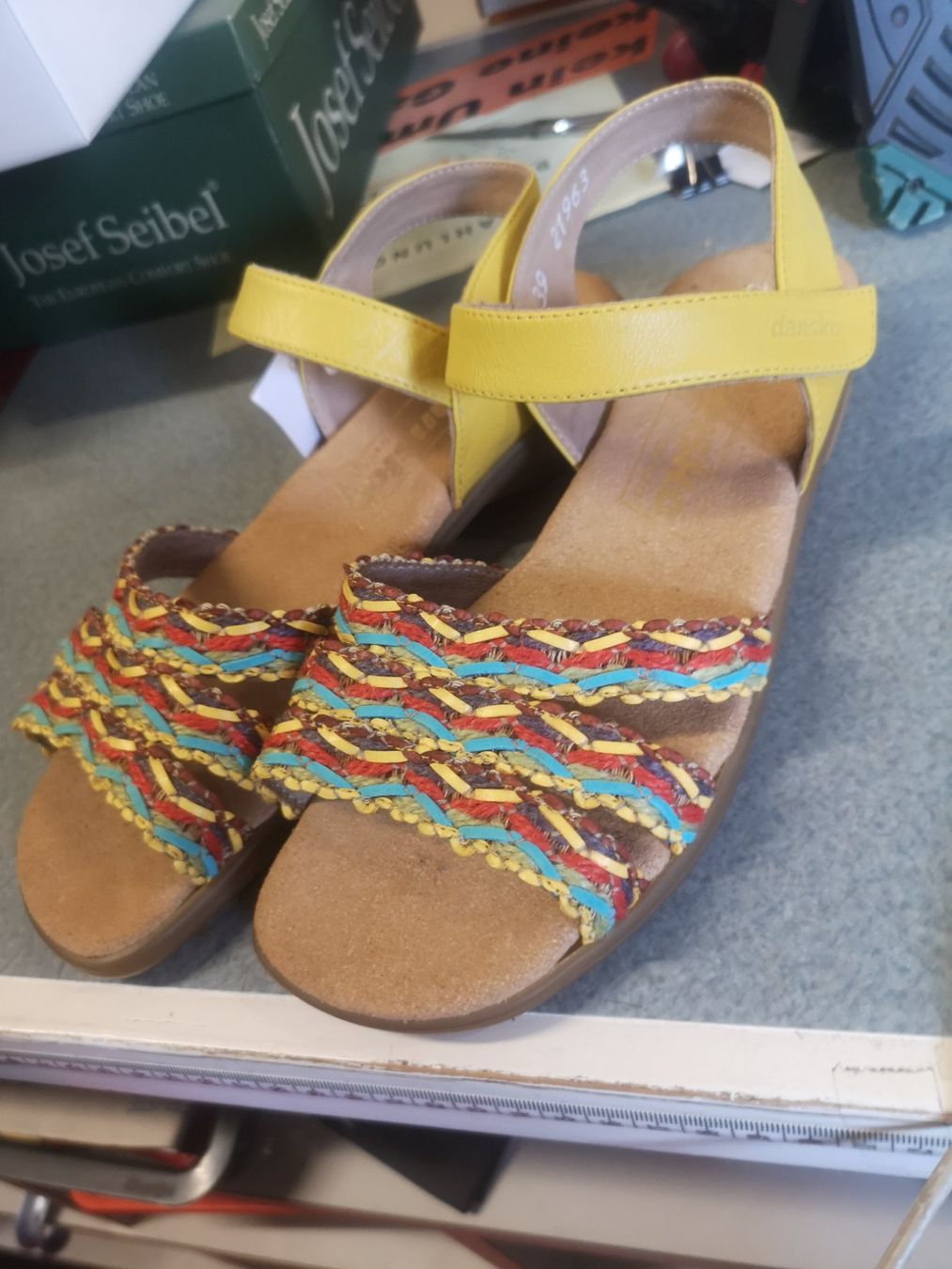 Helvesko Damenschuhe: Helvesko dansko – Neu und originalverpackt aus Möhlin von Highwaytom
