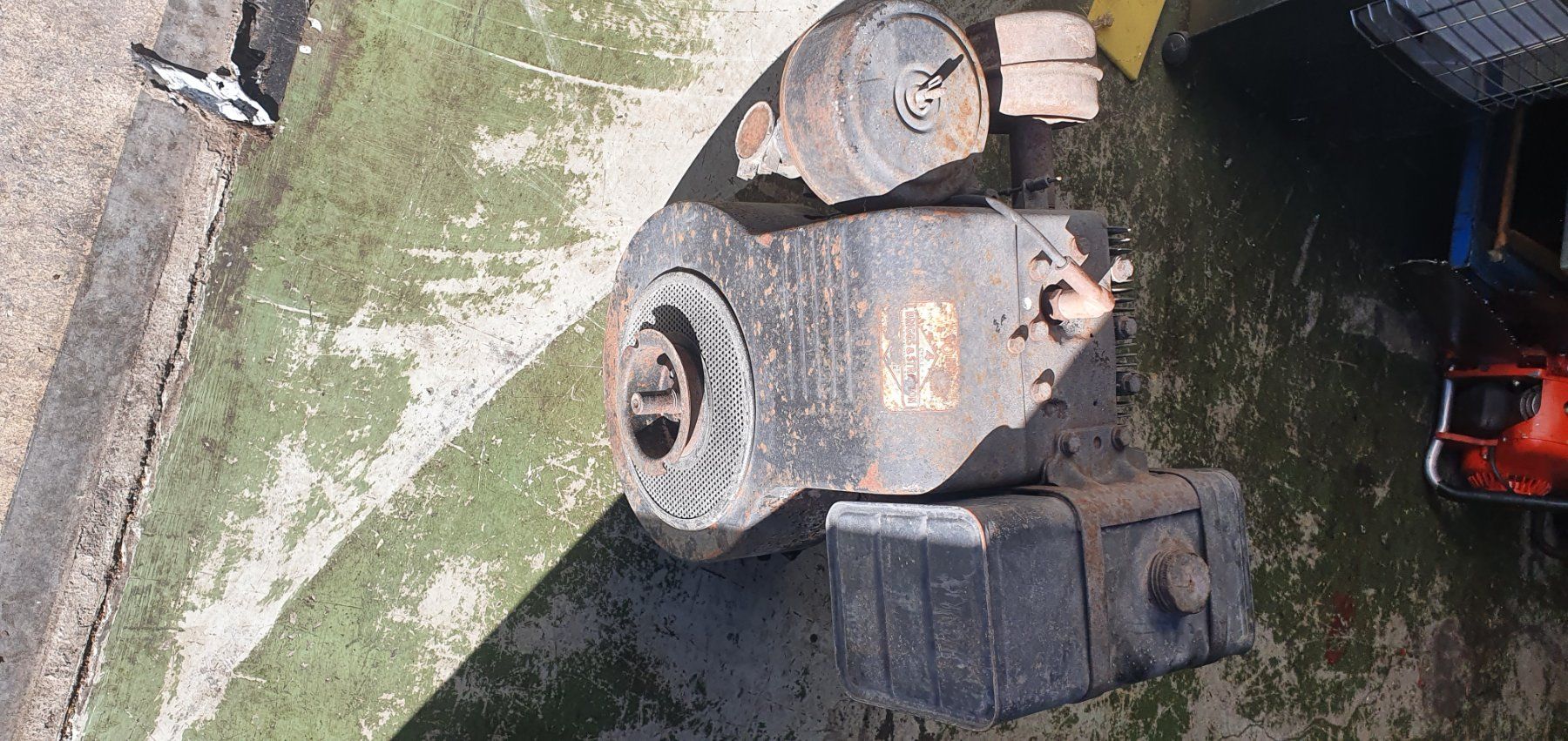 Motori: briggs & straton motor 10 HP – Usato da Bad Ragaz venduto da winston87