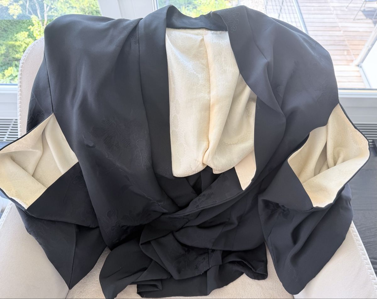 Art international: Black Kimono Jacket Floral Pattern Silk Blend Size M – Neuf (Voir description) à Zollikon par houseofsamar 6