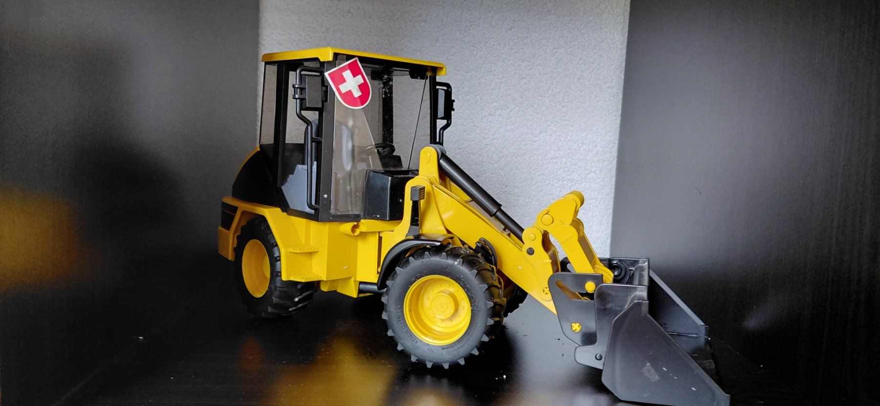 Bruder Jouets: Bruder Cat Kompaktgelenkradlader. – D'occasion à Linthal par Suzan9 1