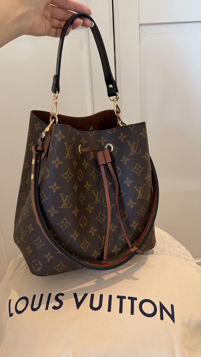 Louis Vuitton Borse: Louis Vuitton NéoNoé MM Monogram Canvas – Nuovo (secondo la descrizione) da Weiningen ZH venduto da Jeolina 7