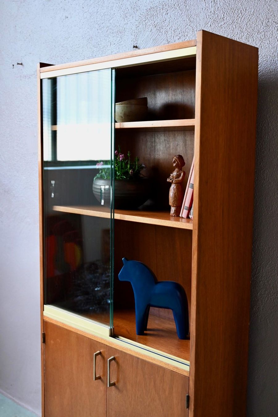 Vetrine: Bibliothèque vitrine design années 60 teck – Usato da COLMAR venduto da Sophiebellelurette 4