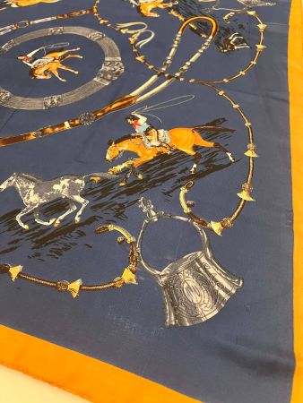Sehr schönes Halstuch Foulard mit Pferdemotiv, Dunkelblau