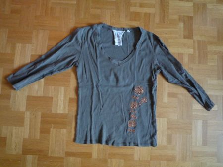 T-Shirt mit V Kragen