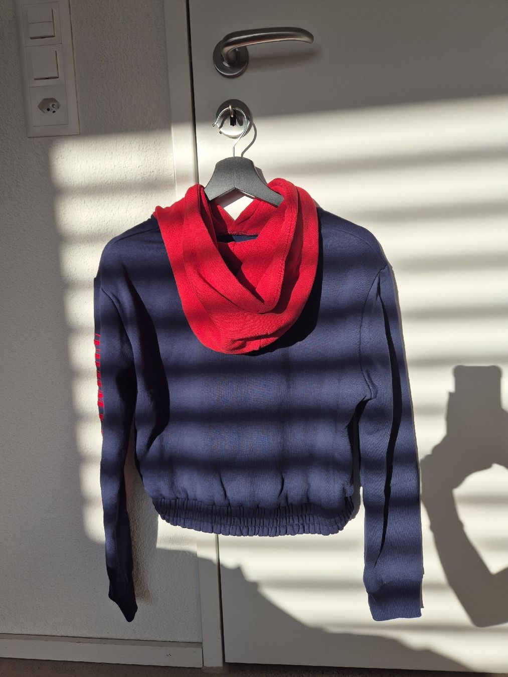 Tommy Hilfiger Pullover & Sweatshirts: Tommy Jeans Pulli – Gebraucht aus Schlieren von nat_76vd 1