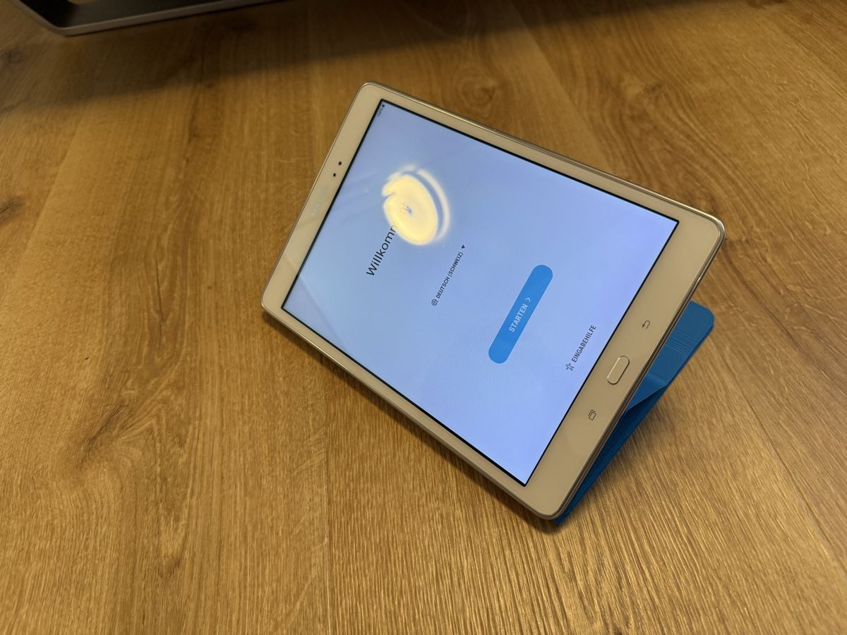 Samsung Tablettes PC: Samsung Galaxy Tab A 9.7 mit Hülle – D'occasion à Wagen par S.Ehrling 2