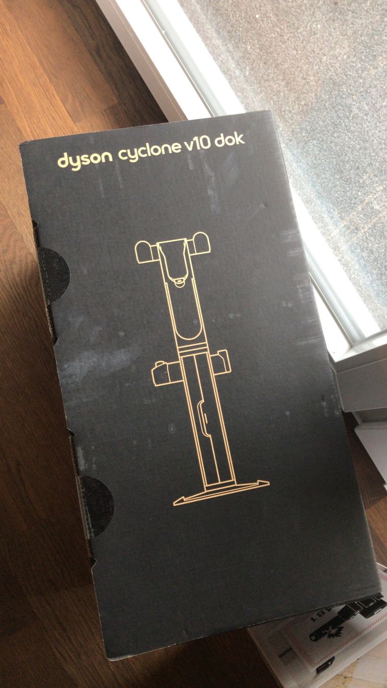 Dyson Aspirapolveri & Accessori: DYSON CYCLONE V10 DOK – Usato da Agno venduto da Cosmogin1811 2