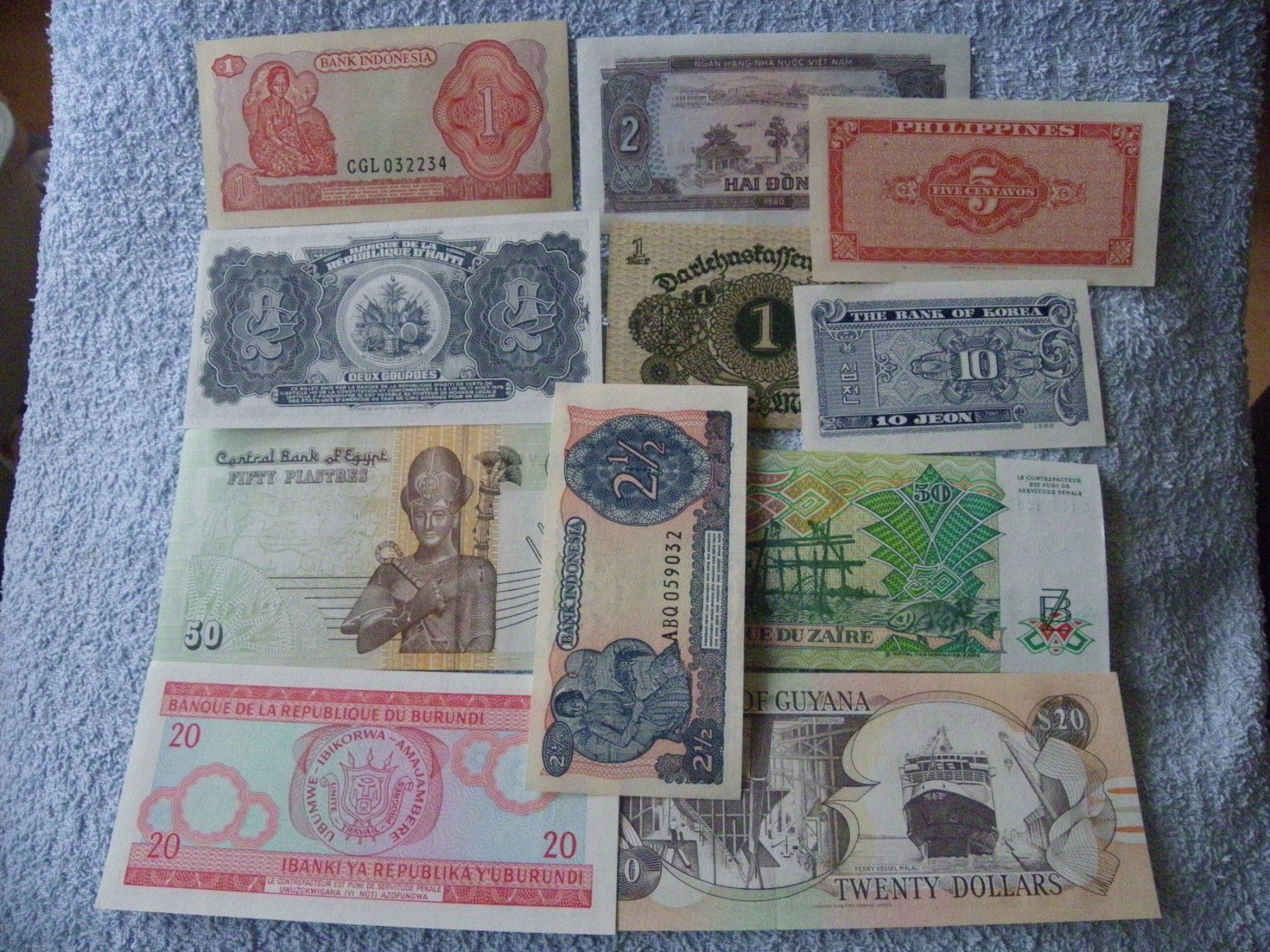 Banconote: 11 Sammlung ausländischer Banknoten, viele Verschiedene, UNC – Nuovo (secondo la descrizione) da Untersiggenthal venduto da Gas61 1