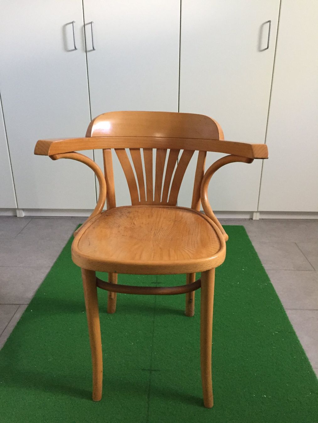 Chaises: Schöner Bug-Stuhl mit Armlehne – D'occasion à Steffisburg par morefun01 2
