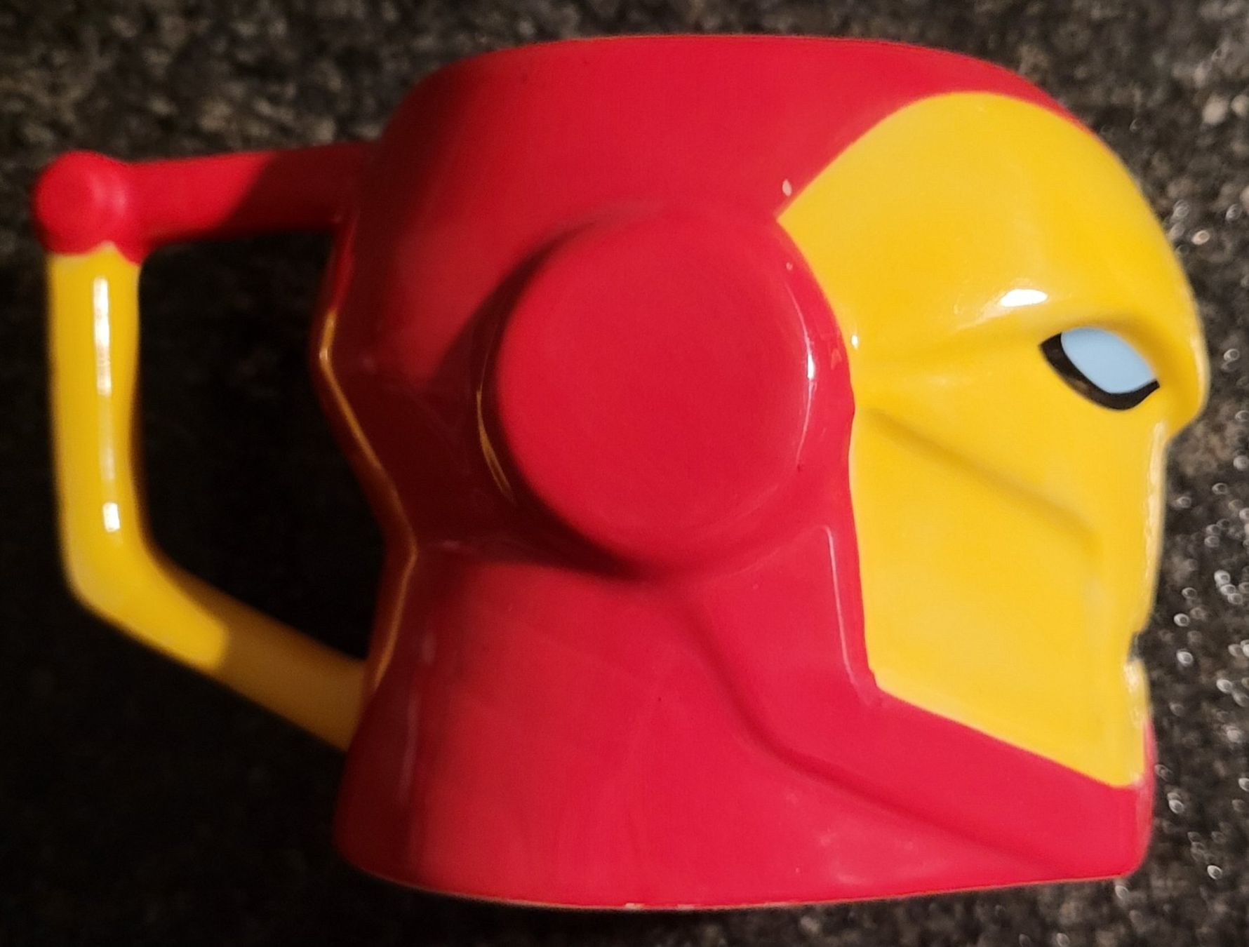 Disney Tazze: Mug 3D Disney Store  Iron Man – Usato da Montet (Glâne) venduto da KOADA 1