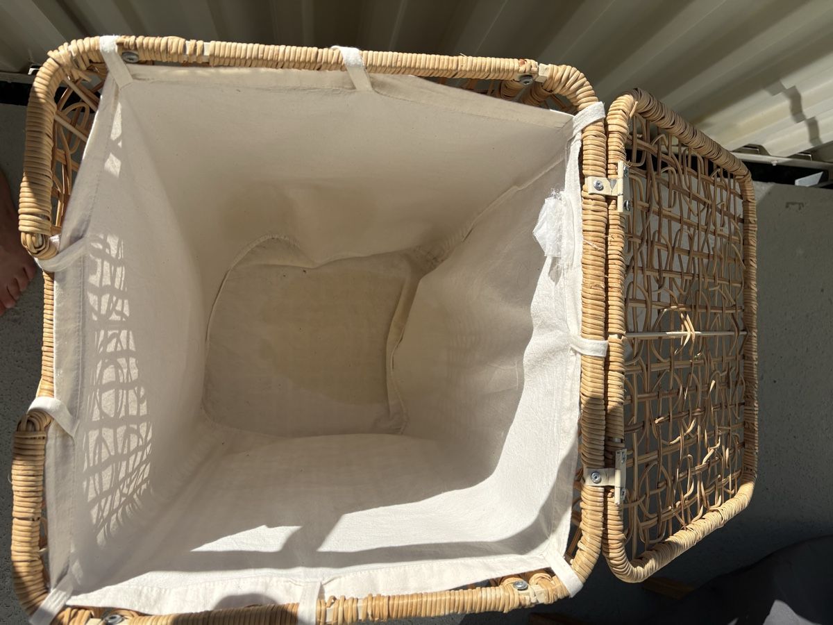 Pfister Cesti per biancheria: Wäschekorb aus Rattan  – Usato da Zürich venduto da AnaMK 1