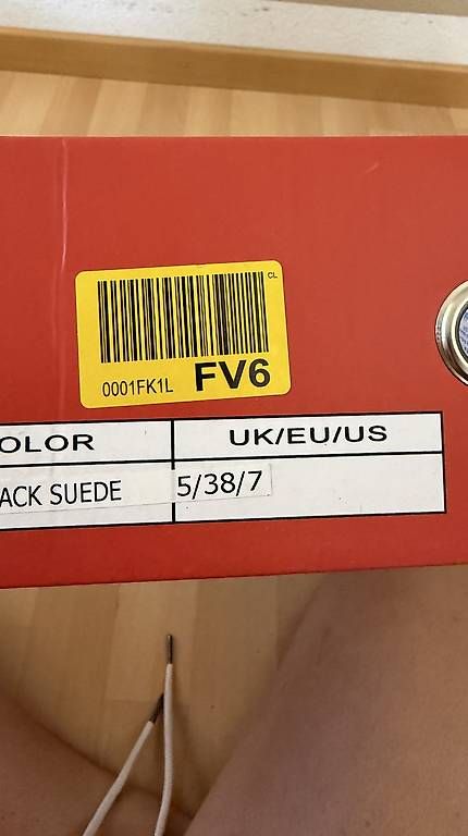 Damenschuhe: Overknee Stiefel schwarz – Gebraucht aus Thun von tat_wg9t 1