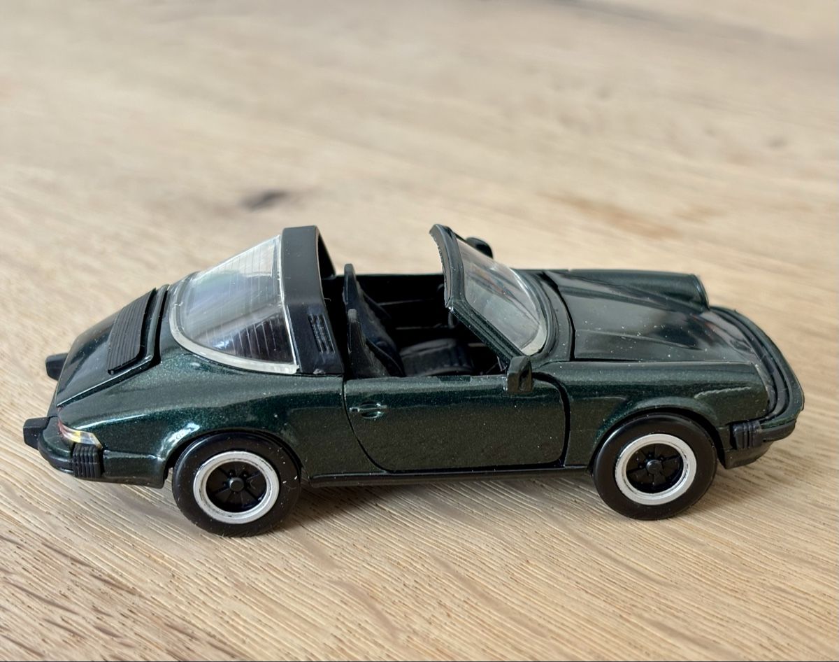 Porsche Modellini d'auto: 1 Porsche 911 Targa**1:43**NZG** – Usato da Volketswil venduto da Car6 2