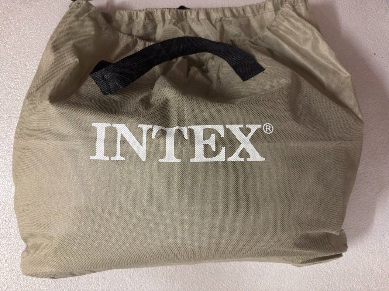 Betten: INTEX Guest bed 150x200 – Gebraucht aus Zürich von lou_p9cr