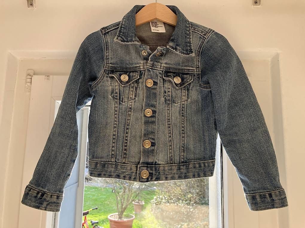 Jacken & Mäntel: H&M Jeansjacke Gr. 104 neuwertig – Gebraucht aus Zollikon von CorViv