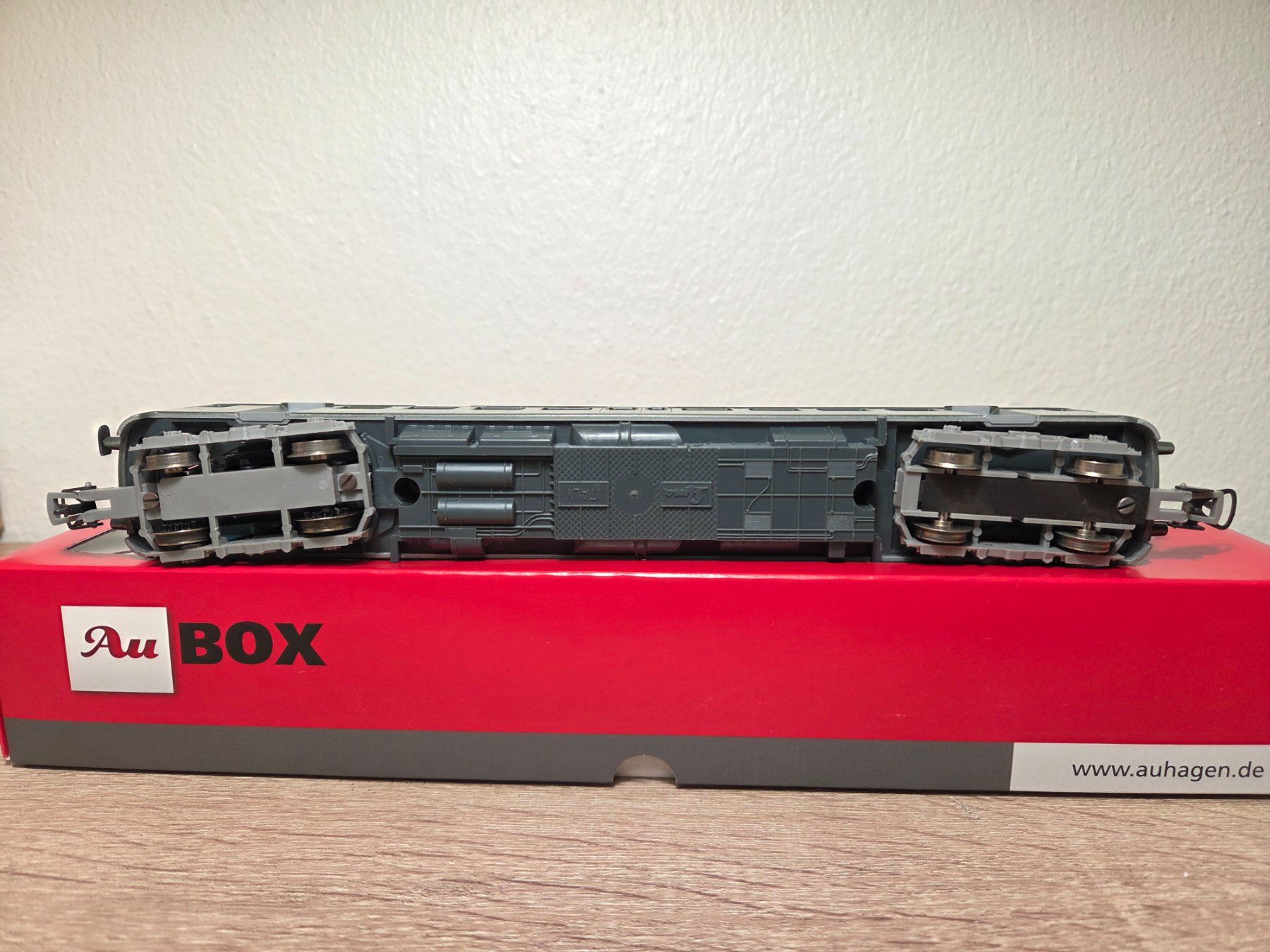 Lima Modellini di ferrovie: Lima E-Lok Triebwagen RBe 4/4 SBB H0 – Usato da St-Aubin-Sauges venduto da Lo_Go 5
