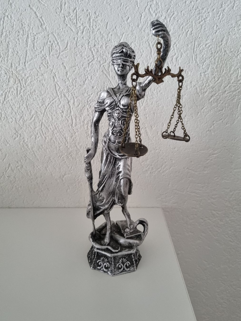 Sculture & Statue: Statue-Justitia – Nuovo e nell'imballaggio originale da Ostermundigen venduto da aydin014 1