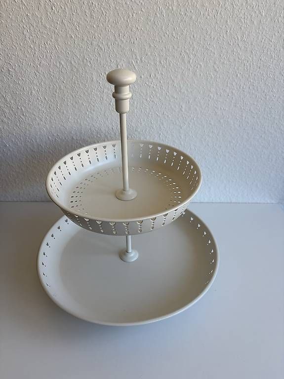 Servierplatten: Etagere aus Stahl – Neu und originalverpackt aus Baden von sel_9jl5