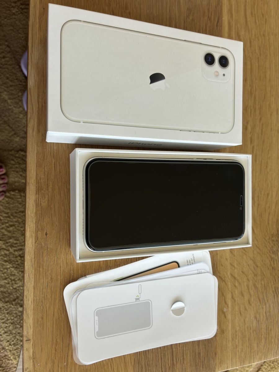 Apple Telefoni cellulari / Smartphones: Iphone 11 weiss 128GB – Usato da Le Crêt-près-Semsales venduto da Starbucks_Lady 2