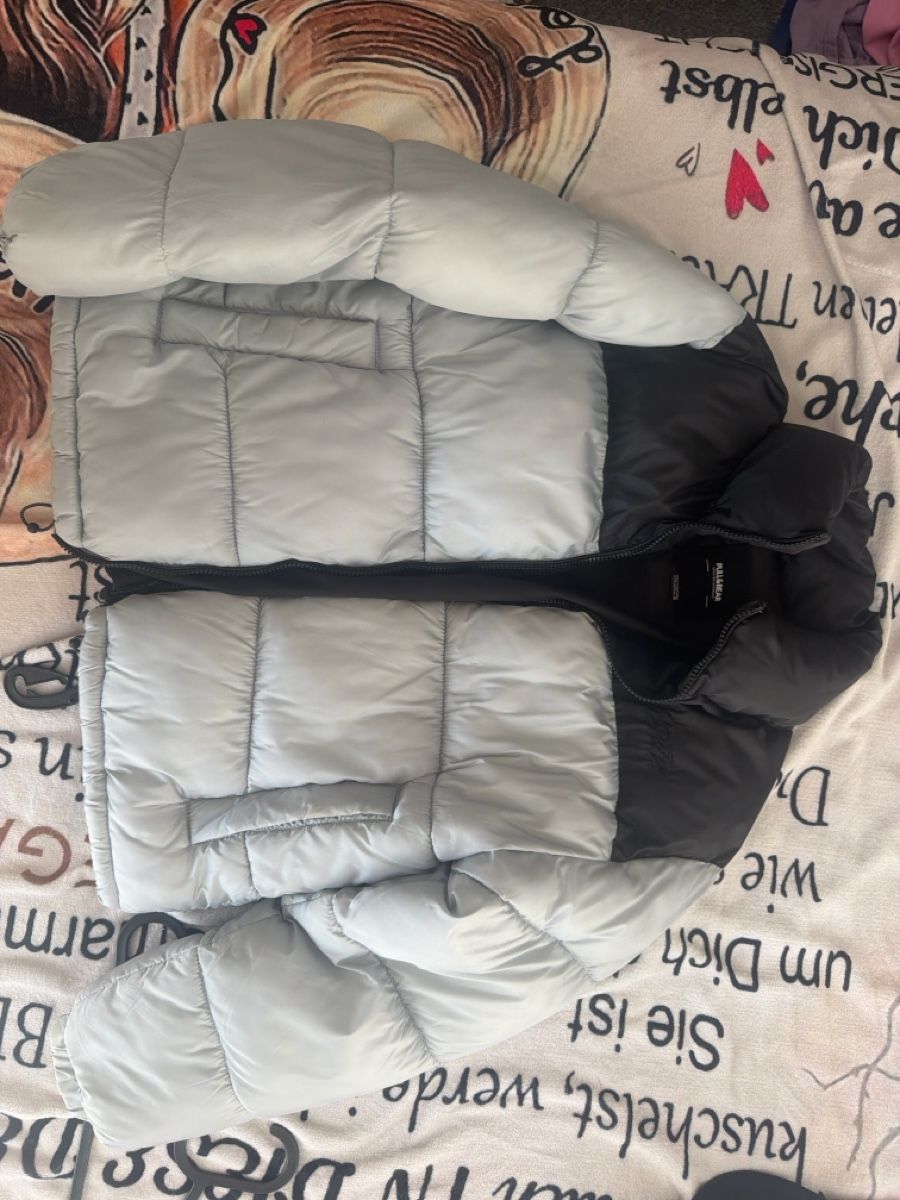 Pull&Bear Jacken: Puffer Jacke Pull and Bear schwarz grau Grösse M – Gebraucht aus Niederglatt von maerv
