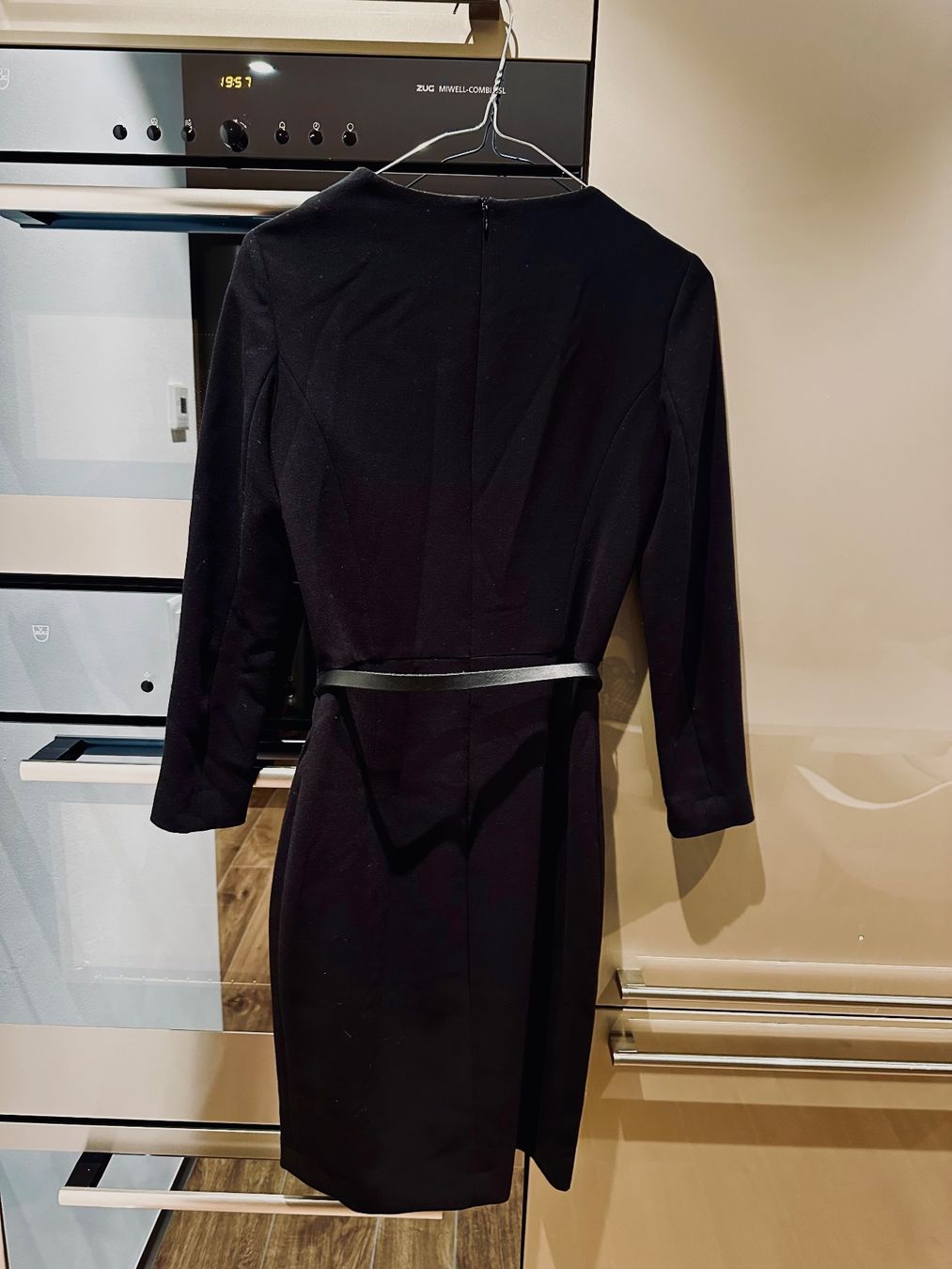 Massimo Dutti Vestiti: Massimo Dutti Business-Etuikleid – Usato da Fällanden venduto da Pilli91 1