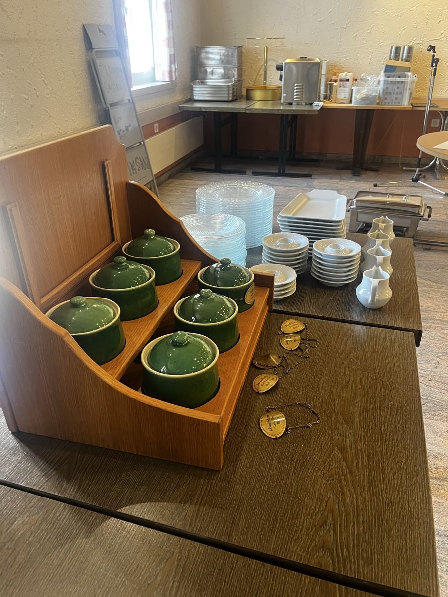 Elettrodomestici da cucina: Top BRUNCH SET 115 Teilig, Buurzmorge etc – Usato da Dittingen venduto da Cervolino77 7