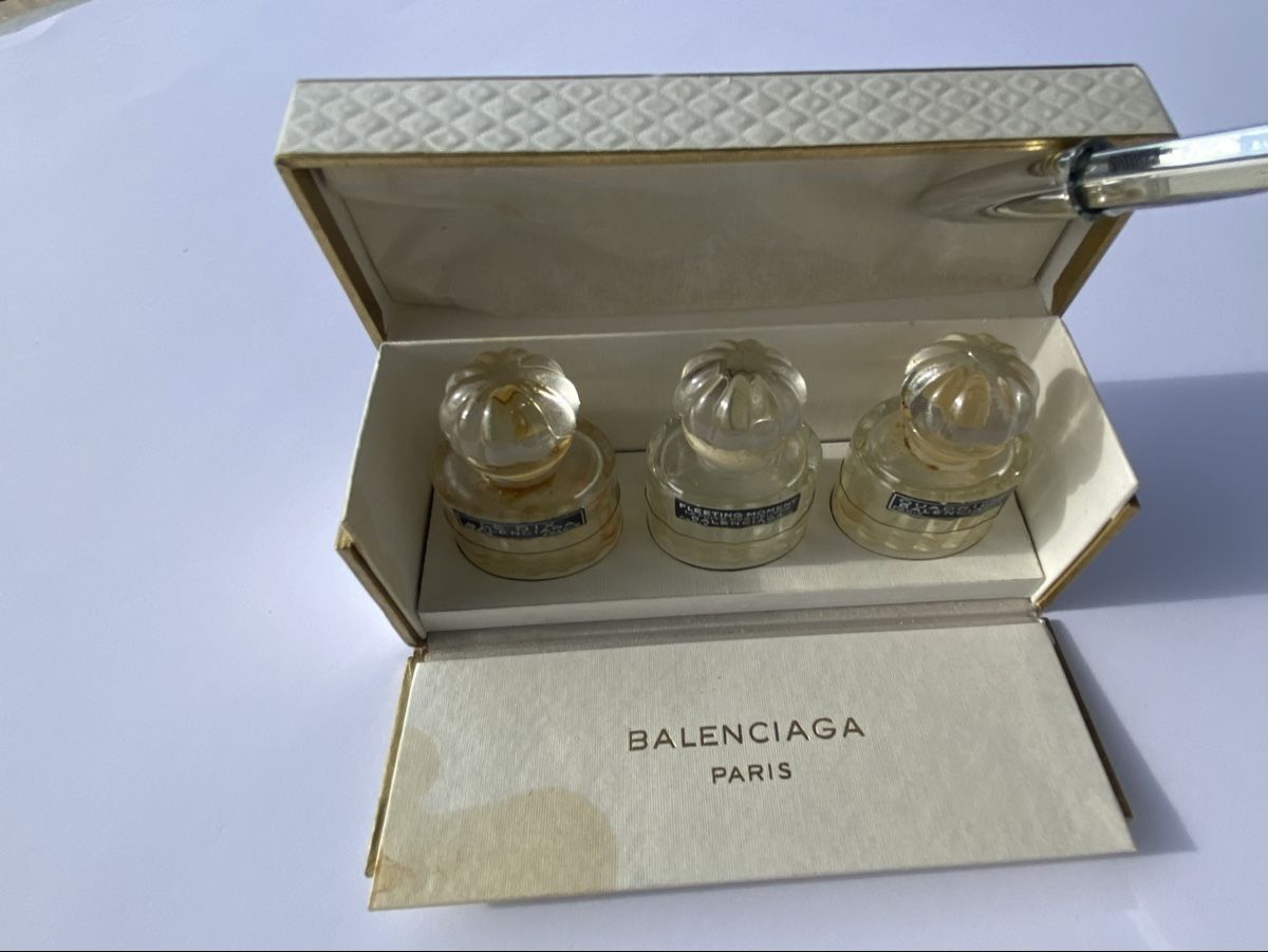 Balenciaga Flaconi: Vintage Balenciaga Paris Mini Perfume Set, Empty! – Usato da Zürich venduto da lesgarcons 2