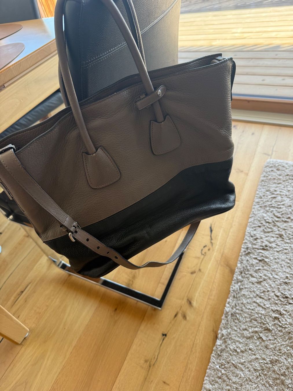 Prada Borse da donna: Prada Original Leather Tote Bag (Model Vitello) – Usato da Maloja venduto da mags413 1