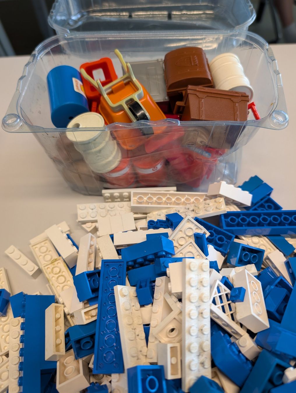 Lego Jeux de construction: Lego Eisenbahn 12v diverses Material! – D'occasion à Maseltrangen par Simbi73 6
