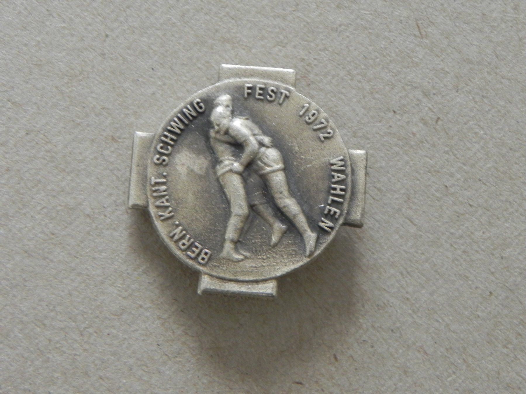 Placchette & Badge: Abzeichen Kant. Schwingfest Schwingen Wahlen BE 1972 – Usato da Siebnen venduto da krimsie