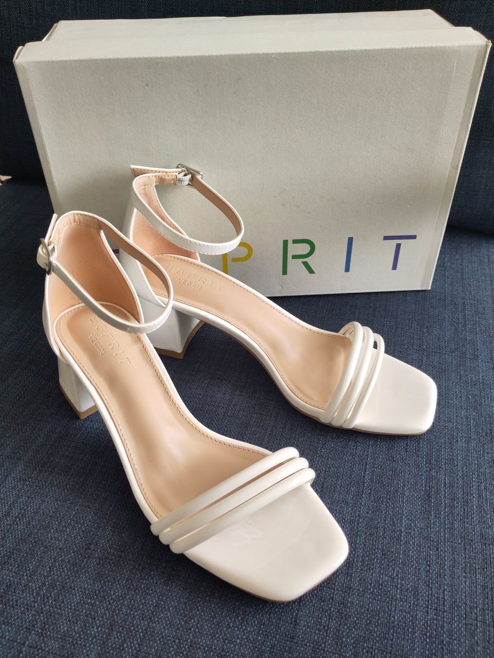 Esprit Scarpe da donna: ESPRIT Sandale off-white – Nuovo e nell'imballaggio originale da Zürich venduto da Fritschi11