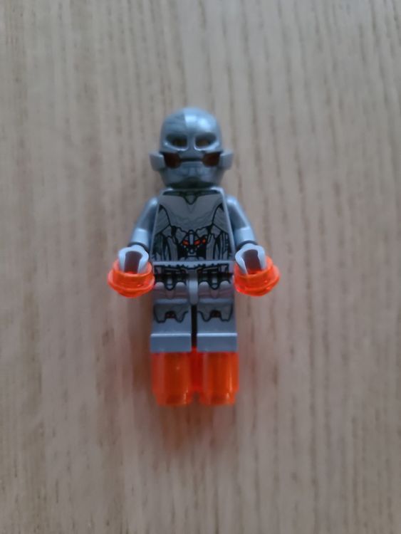 LEGO Marvel Ultron Prime Quinjet 76032 RAR Sammlerfigur (Gebraucht) in ...