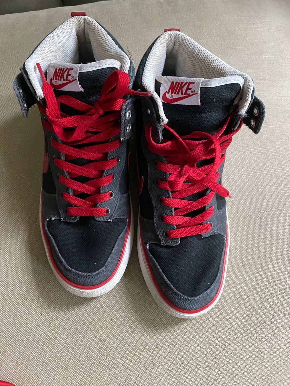 Nike Scarpe da uomo: Nike Sneaker, Grösse 42, rot-schwarz – Usato da Spiegel b. Bern venduto da corn2009 2