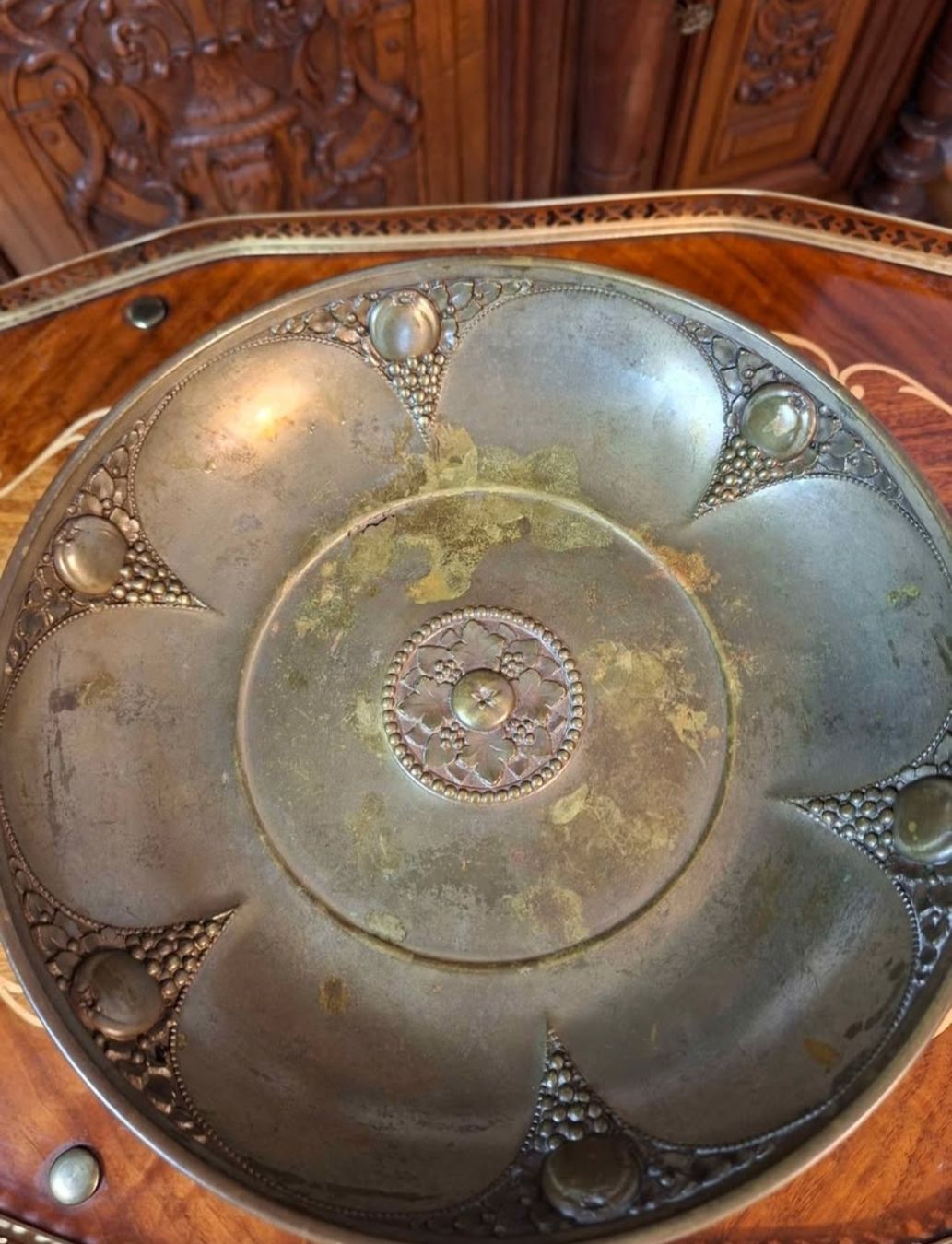 Piatti di portata: Antike Bronze Messing Schale auf Fuss Prunkschale – Usato da Steffisburg venduto da ZeitReise_ 1