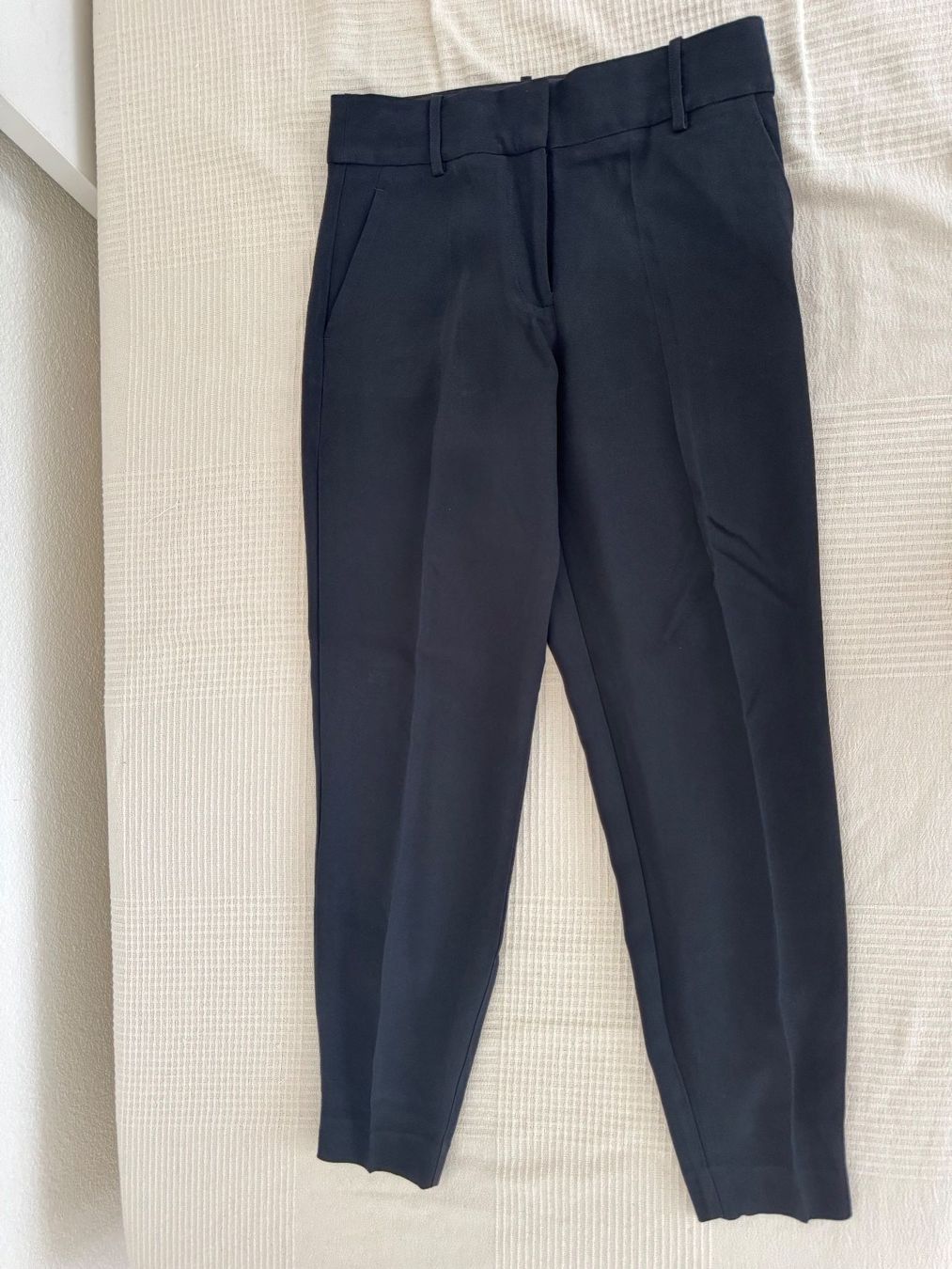 Sezane Pantaloni: Pantalon Sézane noir "Gustavo" taille 36 – Usato da Adliswil venduto da sskb