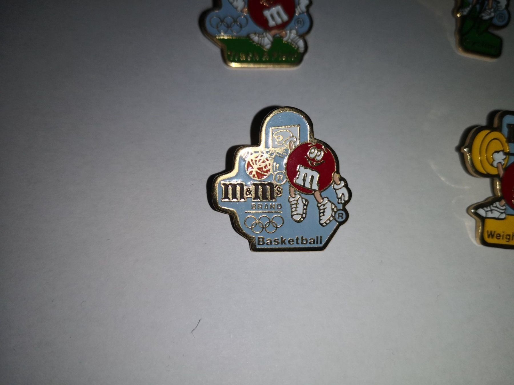 Plaketten & Abzeichen: Pin.      M&M's – Gebraucht aus Lostorf von rubileo 4